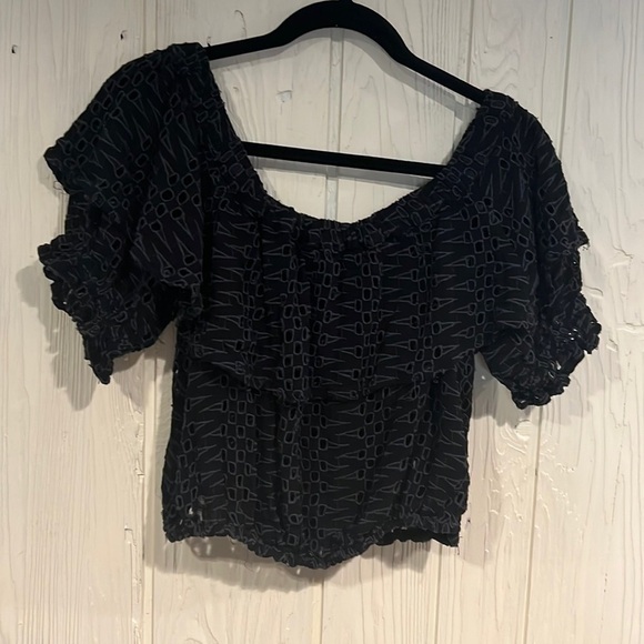 Free People Tops - Free PEOPLE Off The Shoulder Croo Eyelet Top Double layer at neckline size small